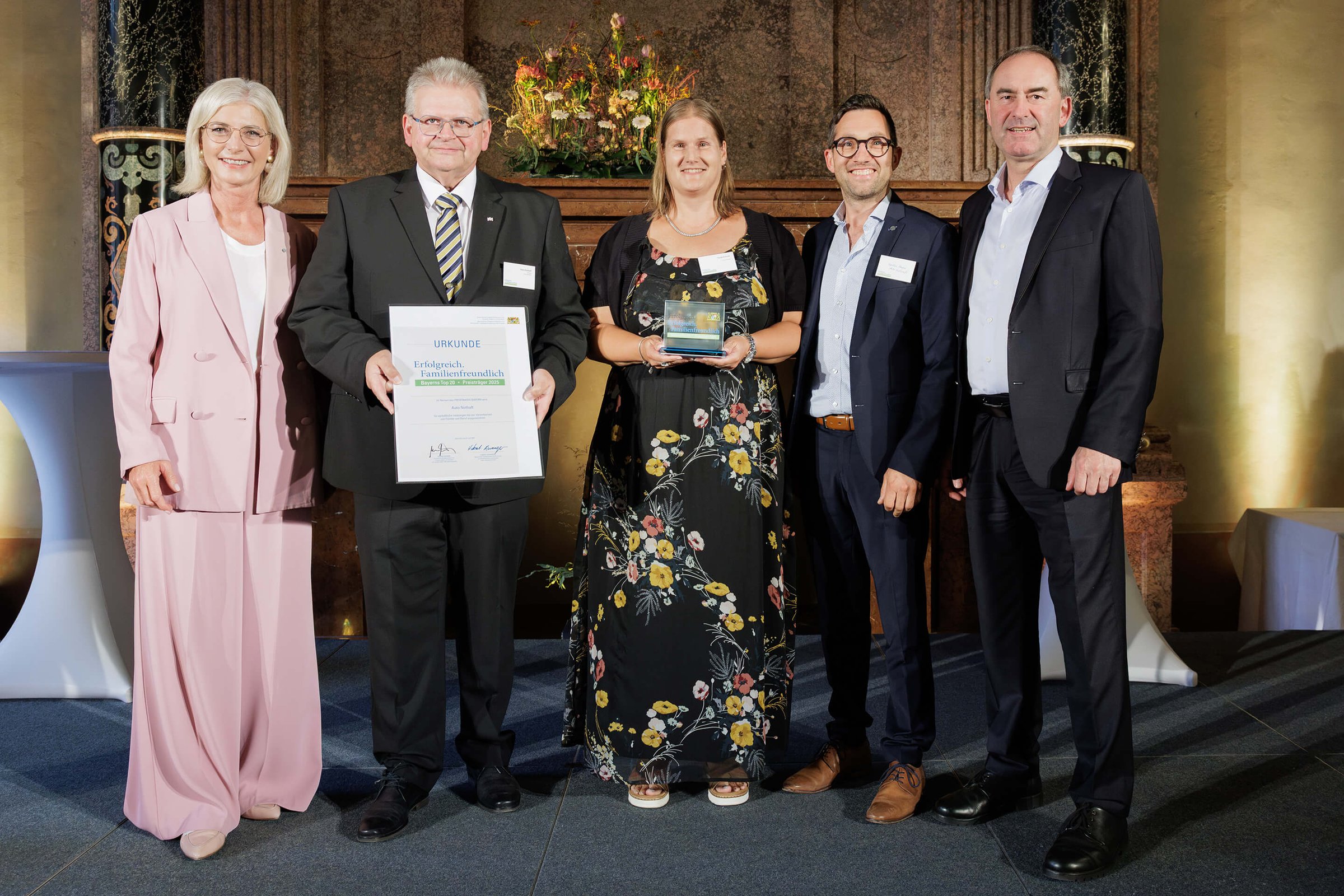 Auto Nothaft - Preisträger 2025 – Familienfreundlicher Arbeitgeber in Bayern Bild von Auto Nothaft - Preisträger 2025 – Familienfreundlicher Arbeitgeber in Bayern